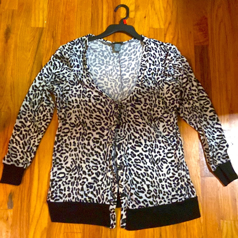 Dots bulk/white cheetah long sleeve sweater